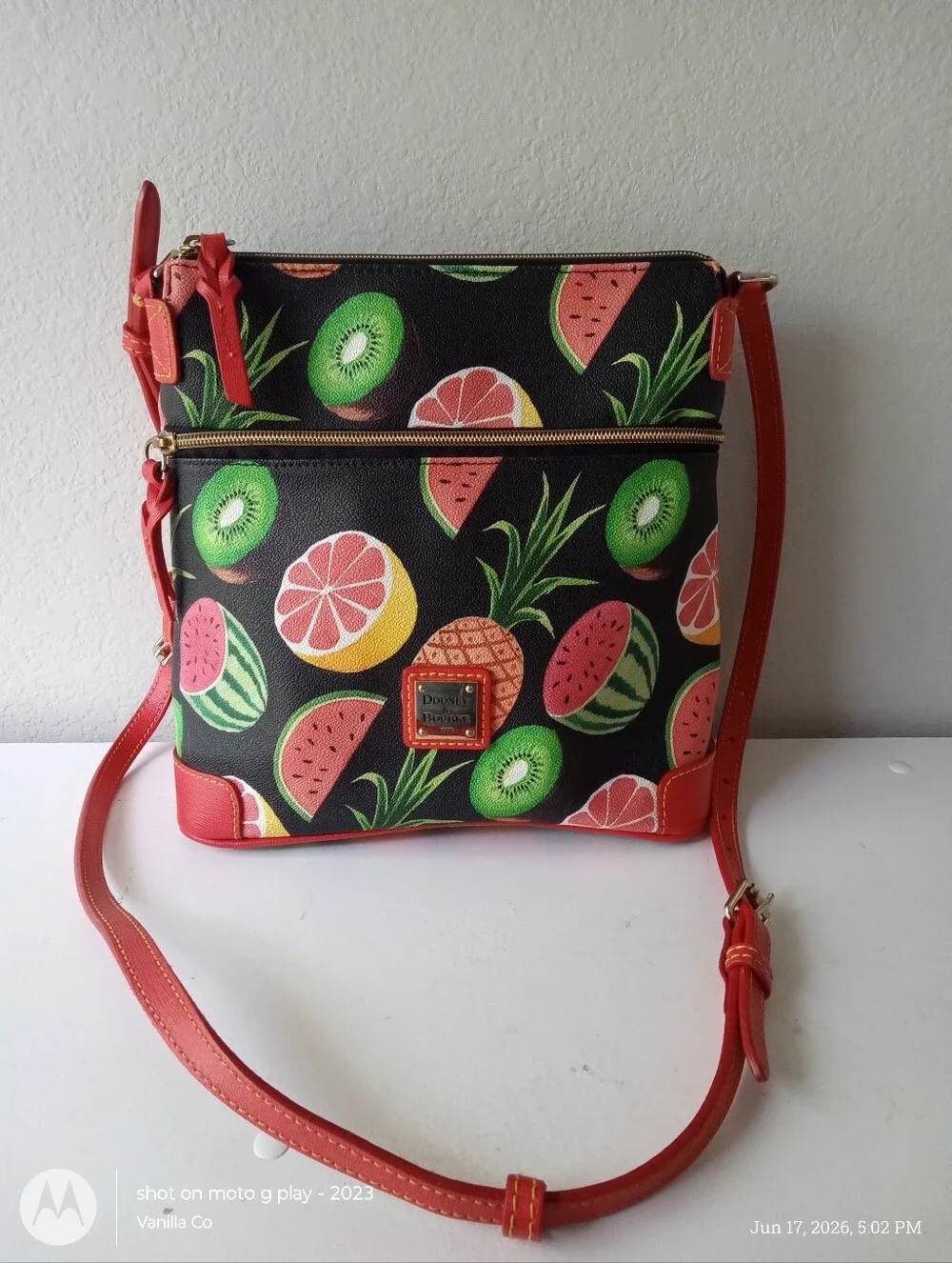 Dooney & Bourke Ambrosia Messenger Crossbody Bag Size Medium - Picture 2 of 16